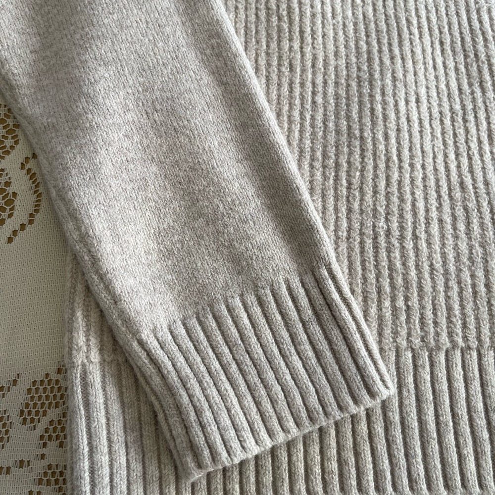 Old Navy Cream Ribbed Knit Sweater - Picture 5 of 12